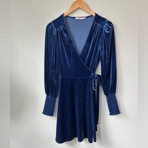 Francesca’s Mi Ami blue velvet dress